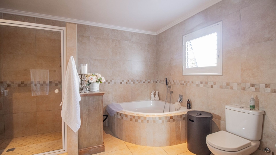 3 Bedroom Property for Sale in Blue Lagoon Western Cape